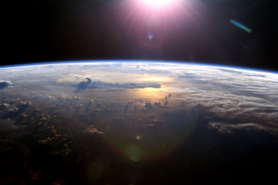 La Tierra desde la Estación Espacial Internacinal 2003 | Credit: ISS Expedition 7 Crew, EOL, NASA | pulse en la imagen para mayor información