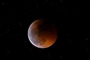 Eclipse Total de Luna 15 junio 2011 | NASA | Image Credit & Copyright: Javier Algarra | pulse en la imagen para ir a la fuente
