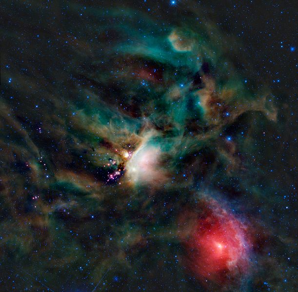 La Nube de Rho Ophiuchus entre las constelaciones de Ophiuchus y Escorpión, y a 3° al norte de Antares | Rho Ophiuchus cloud complex between the constelations of Ophiuchus and Scorpio, and 3° North of Antares