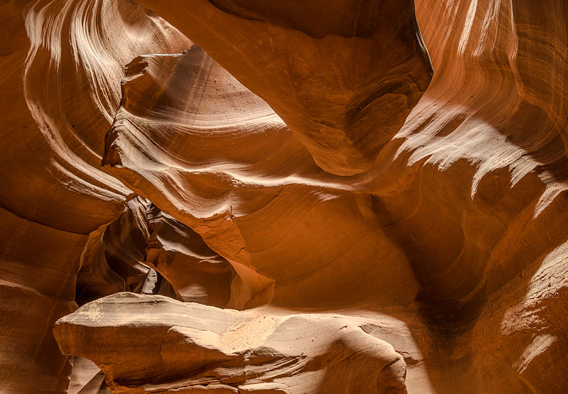 Upper_Antelope_Canyon_03_2013